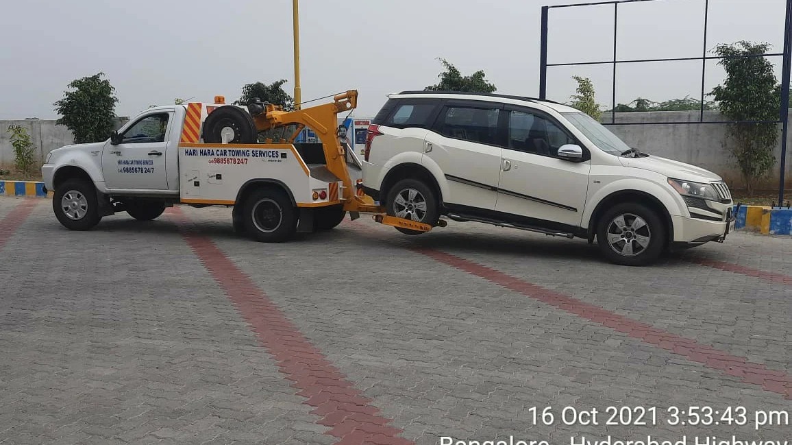 Sai Ram Car Towing Services tow truck on the highway